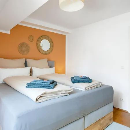 Quiet Courtyard Altstadt - 3br & Free Parking By Hero Homes 格拉茨