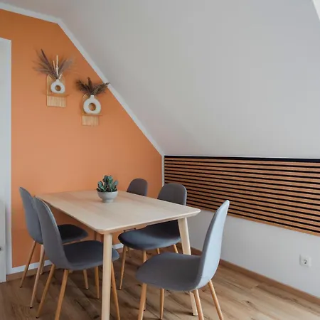 Quiet Courtyard Altstadt - 3br & Free Parking By Hero Homes 公寓 *