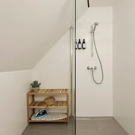 Quiet Courtyard Altstadt - 3br & Free Parking By Hero Homes 公寓 *