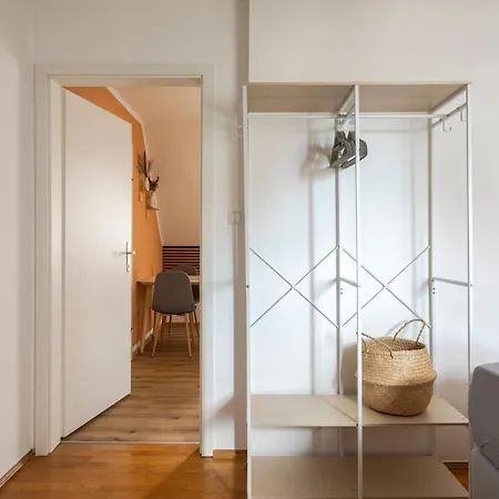 Quiet Courtyard Altstadt - 3br & Free Parking By Hero Homes 格拉茨