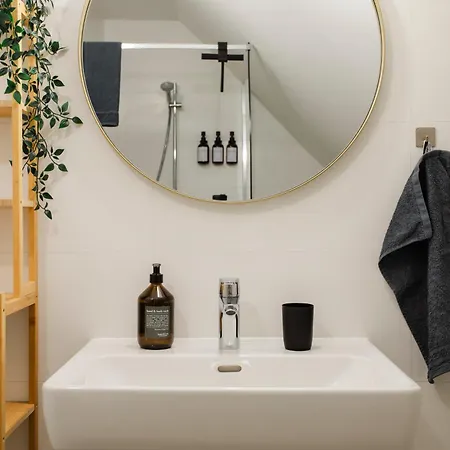 Quiet Courtyard Altstadt - 3br & Free Parking By Hero Homes 公寓 格拉茨