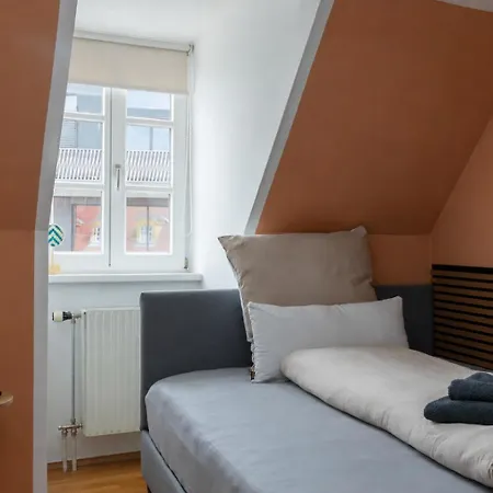 Quiet Courtyard Altstadt - 3br & Free Parking By Hero Homes 公寓 *